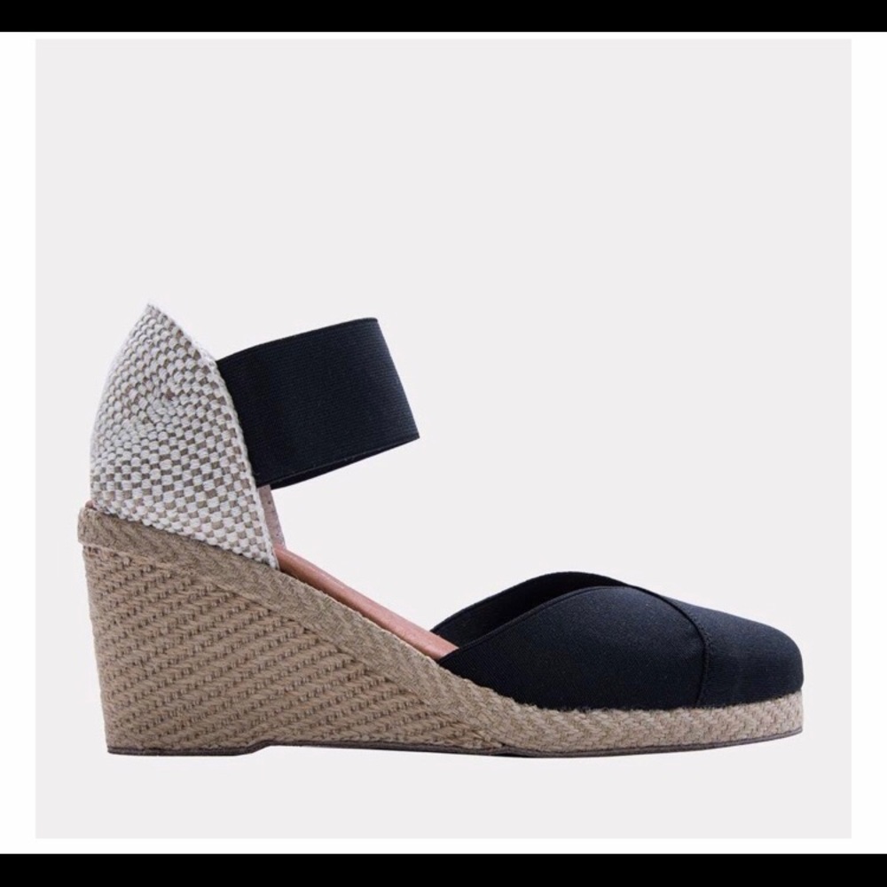 Andre Assous Espadrilles